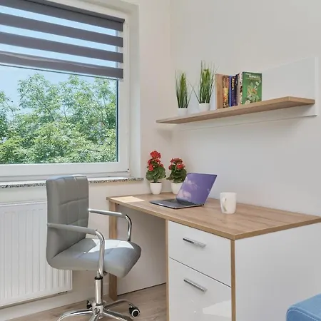 Piekna With Parking By Renters * ורוצלב