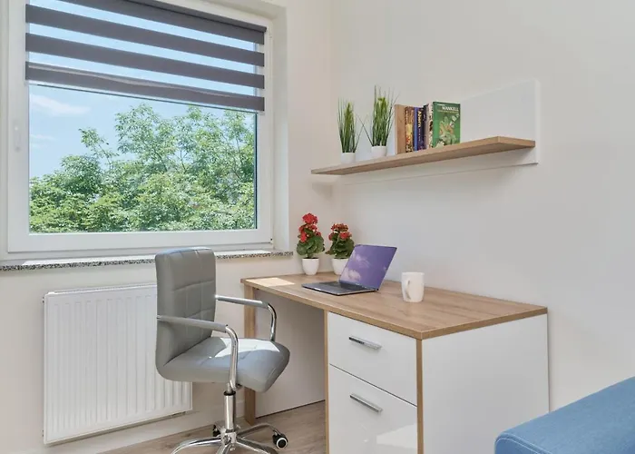 Piekna With Parking By Renters * Wroclaw