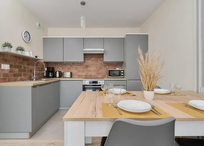 Piekna With Parking By Renters * Wroclaw